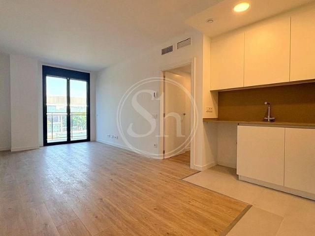 Piso en alquiler en calle Del Foc, Barcelona, de 54 m² 2 habitaciones por 1.800