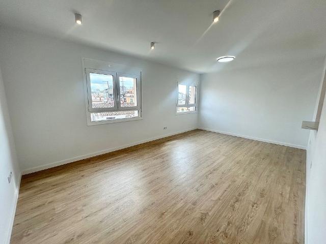 Piso en alquiler en calle Del Gasòmetre, Tarragona, de 80 m² 2 habitaciones por 800