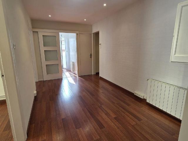 Piso en alquiler en calle Del Marquès de Sentmenat, Barcelona, de 68 m² 3 habitaciones por 1.352