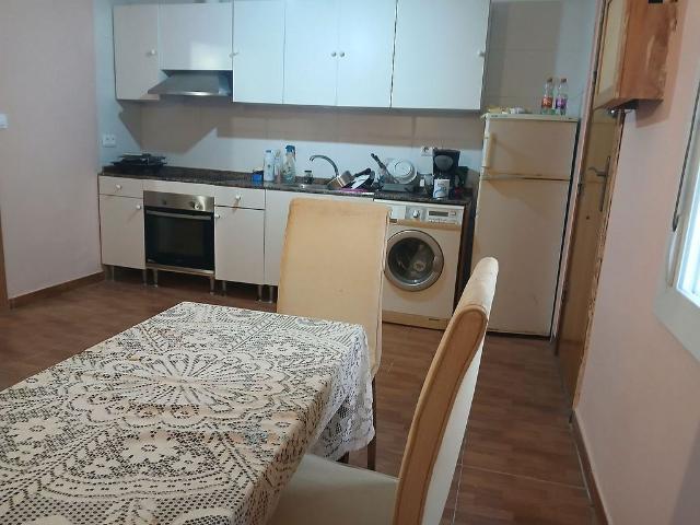 Piso en alquiler en calle Del Montseny, Hospitalet de Llobregat, L´, de 30 m² 1 habitación por 700