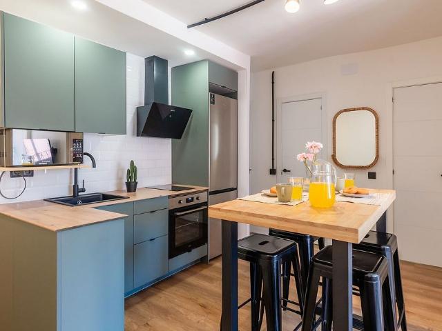 Piso en alquiler en calle Del Montseny, Hospitalet de Llobregat, L´, de 68 m² 4 habitaciones por 1.900