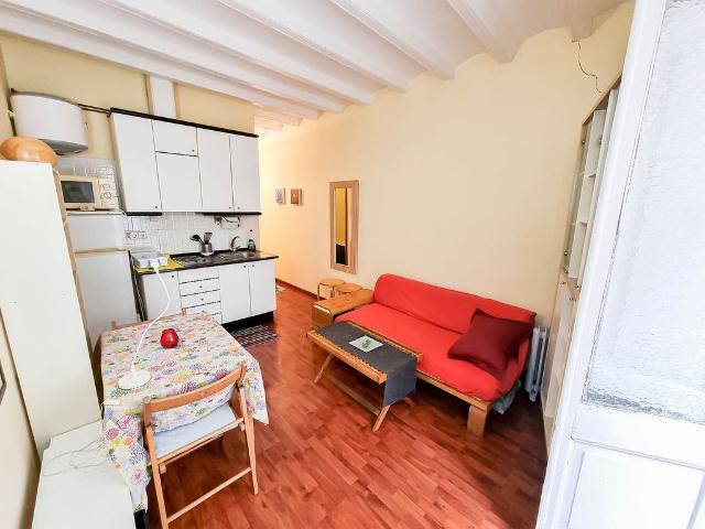 Piso en alquiler en calle Del Nou, Barcelona, de 41 m² 1 habitación por 912