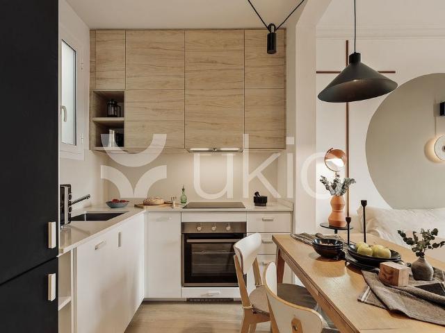 Piso en alquiler en calle Del Penedès, Barcelona, de 50 m² 1 habitación por 2.155