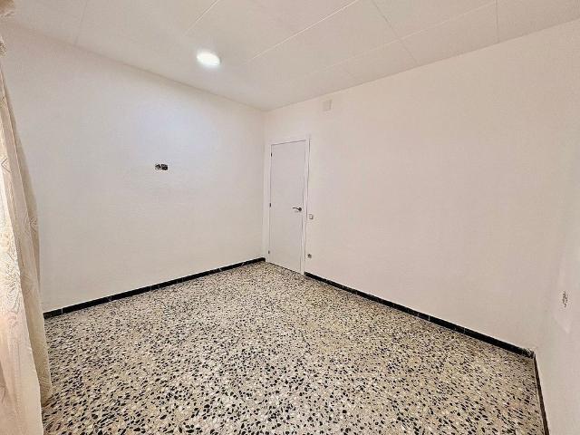 Piso en alquiler en calle Del Puigllançada, Manresa, de 29 m² 1 habitación por 580