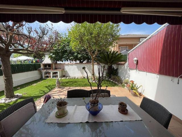 Piso en alquiler en calle Del Renaixement, Cerdanyola del Vallès, de 106 m² 4 habitaciones por 1.600