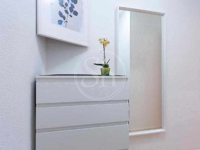 Piso en alquiler en calle Del Rosselló, Hospitalet de Llobregat, L´, de 42 m² 1 habitación por 995