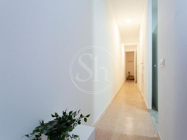Piso en alquiler en calle Del Rosselló, Hospitalet de Llobregat, L´, de 43 m² 1 habitación por 900