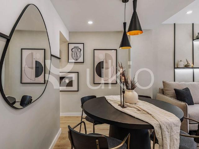 Piso en alquiler en calle Del Sagrat Cor, Barcelona, de 63 m² 2 habitaciones por 3.170