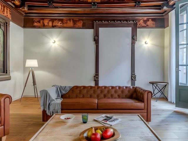 Piso en alquiler en calle Dels Escudellers, Barcelona, de 90 m² 2 habitaciones por 2.300