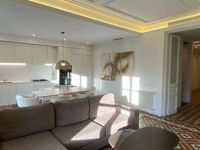 Piso en alquiler en calle Dels Tallers, Barcelona, de 95 m² 3 habitaciones por 3.300