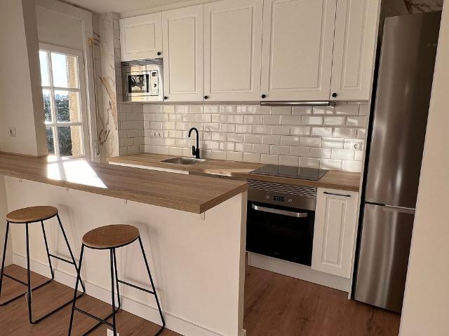 Piso en alquiler en calle D'empúries, Girona, de 69 m² 3 habitaciones por 1.330