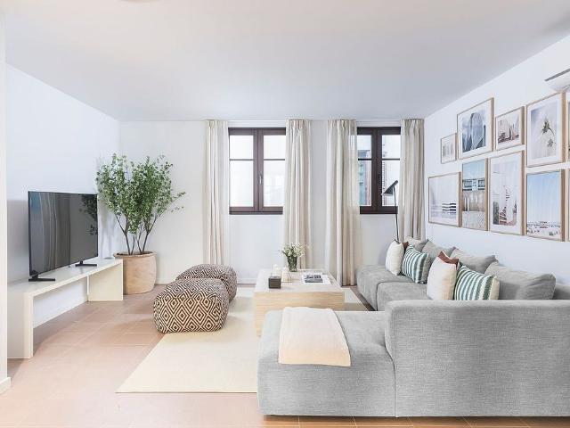 Piso en alquiler en pasaje D'elisabets, Barcelona, de 115 m² 3 habitaciones por 4.320