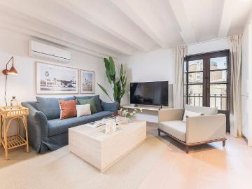 Piso en alquiler en calle D'en Xuclà, Barcelona, de 64 m² 2 habitaciones por 2.955