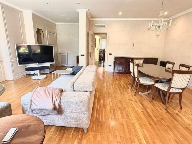 Piso en alquiler en calle D'enric Giménez, Barcelona, de 210 m² 4 habitaciones por 6.500