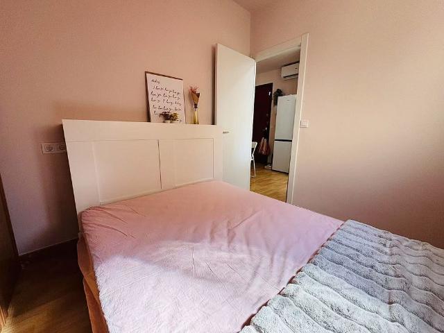 Piso en alquiler en calle D'escuder, Barcelona, de 35 m² 2 habitaciones por 1.200