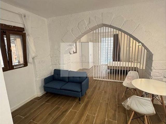 Piso en alquiler en calle D'oliver, Tortosa, de 350 m² 1 habitación por 550