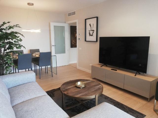 Piso en alquiler en calle Eduard Maristany, Barcelona, de 90 m² 3 habitaciones por 2.500