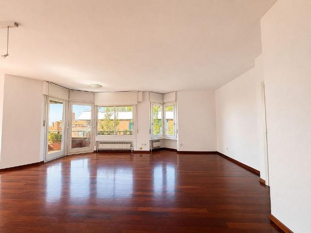 Piso en alquiler en calle Escoles Pies, Barcelona, de 127 m² 4 habitaciones por 3.300