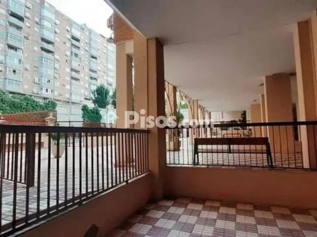 Piso en alquiler en Calle Fuente de la Salud