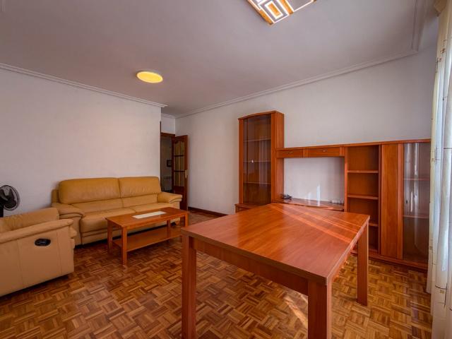 Piso en Alquiler en Calle Fuente de la Salud, Judimendi – Santa Lucía, Vitoria Gasteiz, Álava