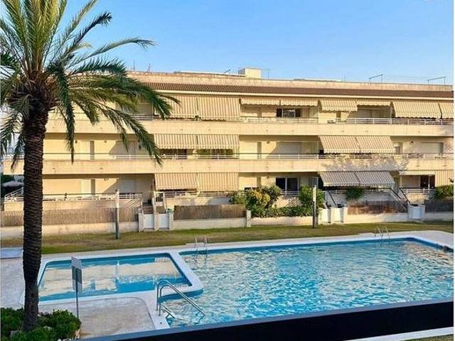 Piso en alquiler en calle Francesc Macià, Cubelles, de 56 m² 2 habitaciones por 879