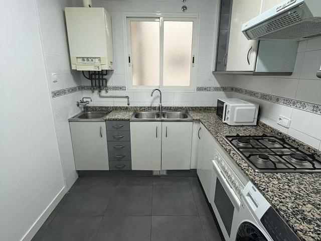 Piso en alquiler en calle Francisco de Vitoriade, Terrassa, de 84 m² 2 habitaciones por 928