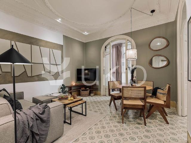 Piso en alquiler en calle Gran de Gràcia, Barcelona, de 88 m² 2 habitaciones por 2.920