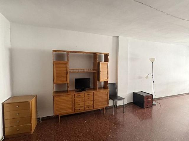 Piso en alquiler en calle Ibèria, Girona, de 106 m² 4 habitaciones por 990