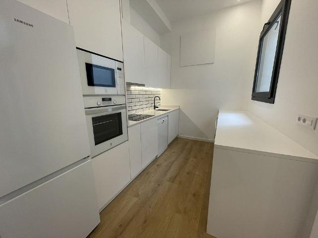 Piso en alquiler en calle Julià de Chia, Girona, de 62 m² 2 habitaciones por 937