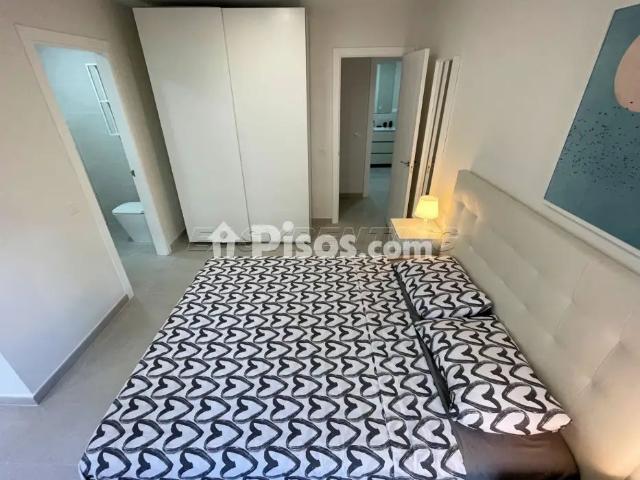 Piso en alquiler en Calle Jardines, cerca de Calle del Sol