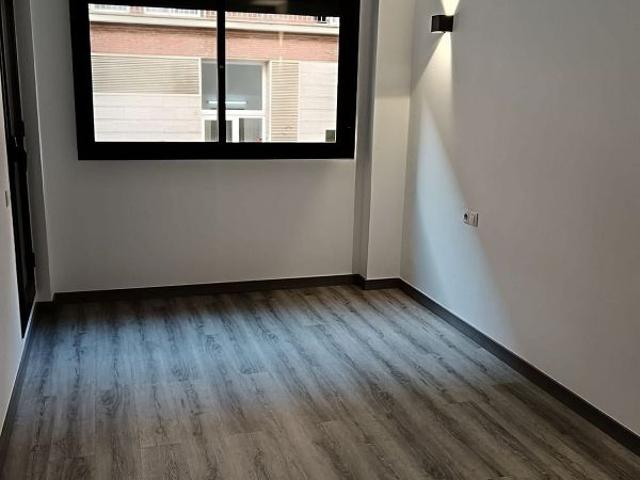 Piso en alquiler en calle Joan Abello I Bufide, Terrassa, de 69 m² 2 habitaciones por 1.137
