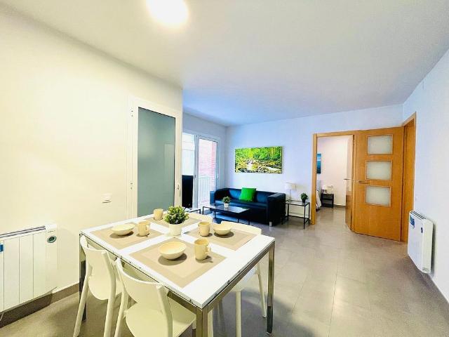 Piso en alquiler en calle Joan Guell, Barcelona, de 55 m² 2 habitaciones por 1.267