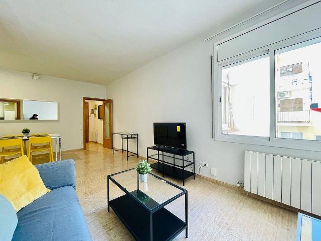 Piso en alquiler en calle Joan Guell, Barcelona, de 65 m² 2 habitaciones por 1.306
