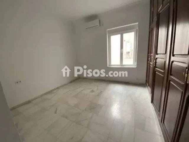 Piso en alquiler en Calle José Cruz Conde