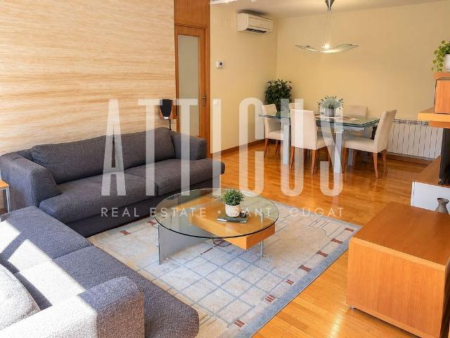 Piso en alquiler en calle Josep Puig I Cadafalch, Sant Cugat del Vallès, de 93 m² 3 habitaciones por 1.950