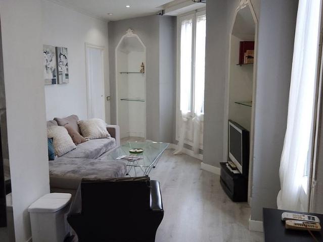 Piso en alquiler en calle Laietana, Barcelona, de 75 m² 2 habitaciones por 2.200