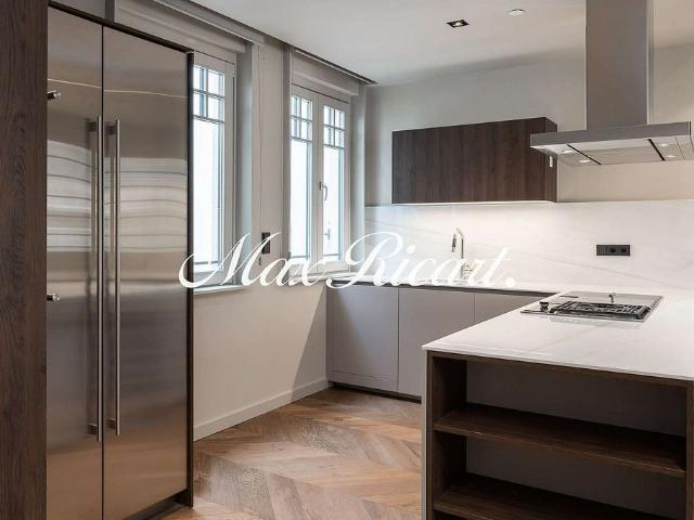 Piso en alquiler en calle Laietana, Barcelona, de 75 m² 1 habitación por 3.224