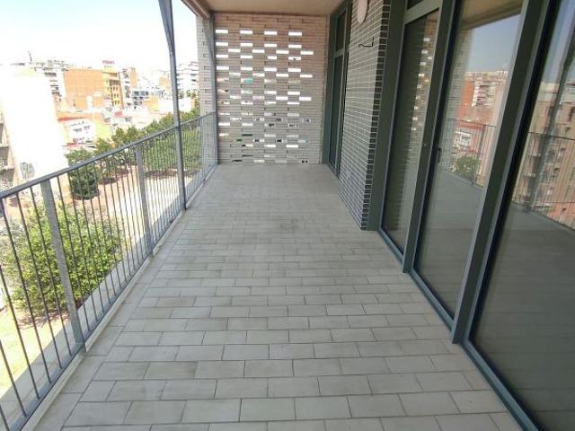 Piso en alquiler en calle Leonardo Da Vinci, Hospitalet de Llobregat, L´, de 63 m² 2 habitaciones por 1.500