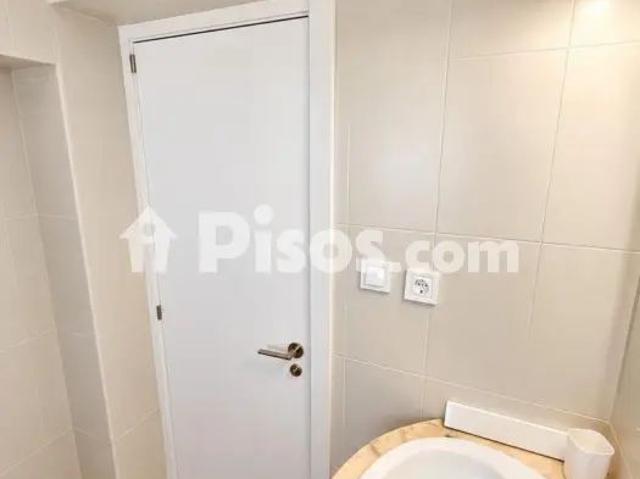 Piso en alquiler en Calle Llerena