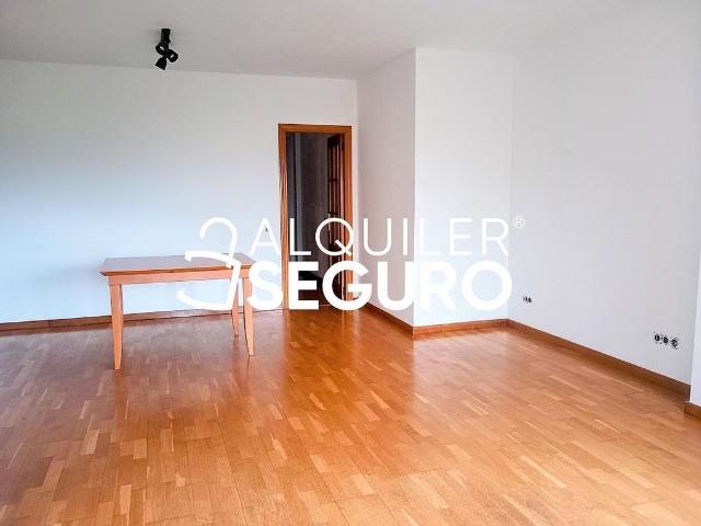 Piso en alquiler en rambla Rafael Casanova, Sant Boi de Llobregat, de 100 m² 3 habitaciones por 1.299