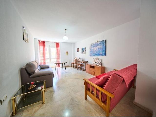 Piso en alquiler en calle Pepe Hillo, Granada – ¡Ideal ubicación junto al Hospital de Traumatología!