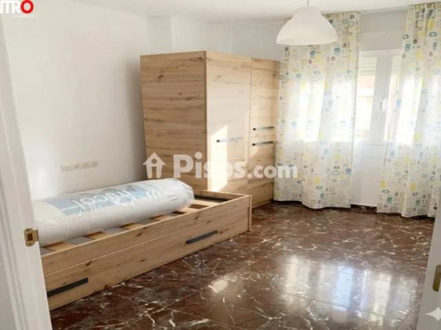 Piso en alquiler en Calle Recogidas, cerca de Calle Martínez Campos