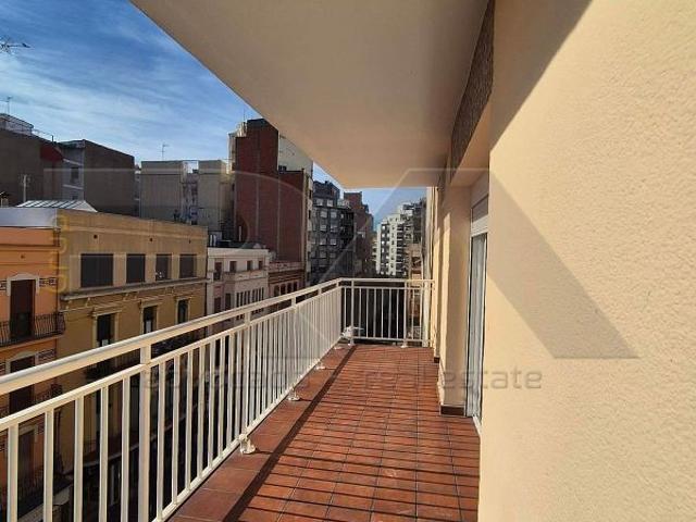 Piso en alquiler en calle Reding, Tarragona, de 95 m² 3 habitaciones por 1.260