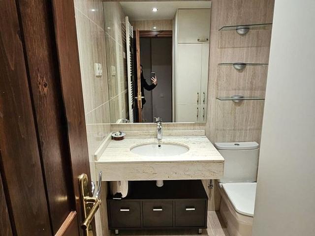 Piso en alquiler en calle Residencial I, Naut Aran, de 56 m² 2 habitaciones por 19.000