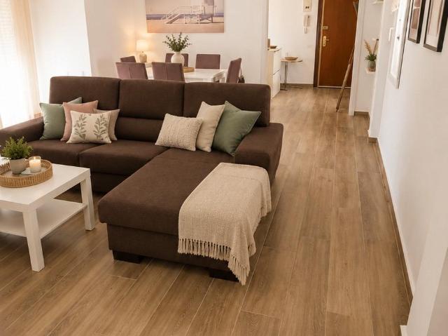 Piso en alquiler en calle Río Escalona, Valencia – 3 habitaciones