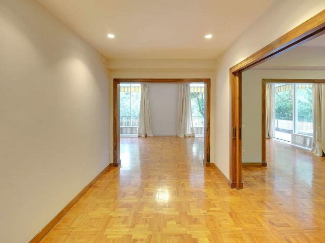 Piso en alquiler en calle Rosales, Barcelona, de 339 m² 6 habitaciones por 9.600