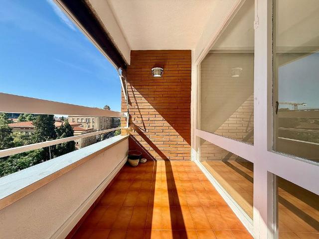 Piso en alquiler en calle Sabino Arana, Barcelona, de 118 m² 4 habitaciones por 2.600