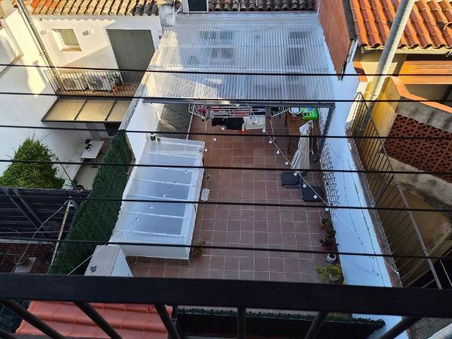 Piso en alquiler en calle Sant Bonaventura, Sant Cugat del Vallès, de 70 m² 3 habitaciones por 1.017