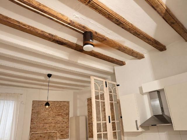 Piso en alquiler en calle Sant Bertran, Barcelona, de 56 m² 1 habitación por 950