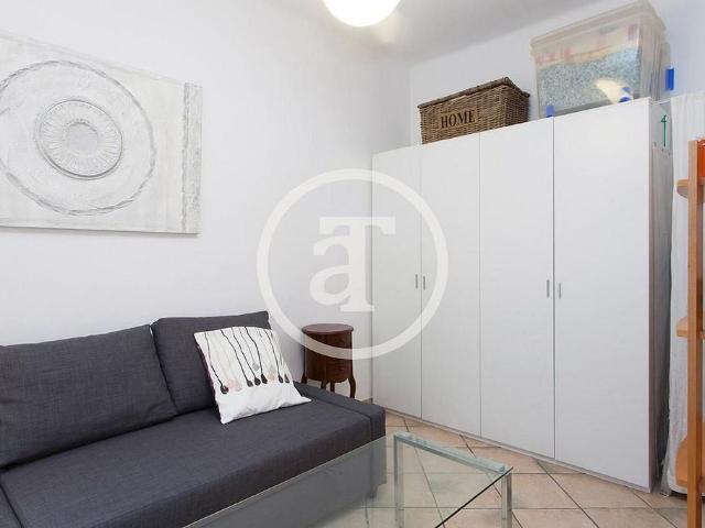 Piso en alquiler en calle De Sant Miquel, Barcelona, de 35 m² 1 habitación por 950